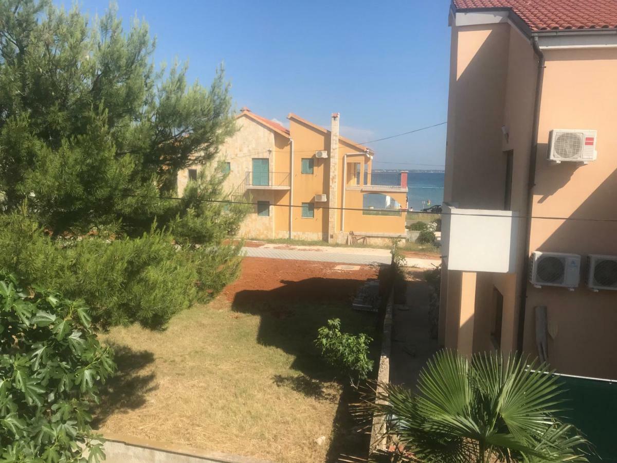 Petra 2 Vir Exterior foto
